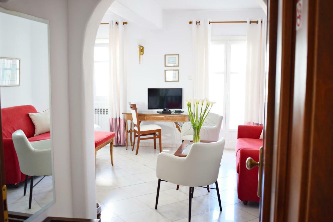 Hotel Adonis Mykonos Town Bagian luar foto